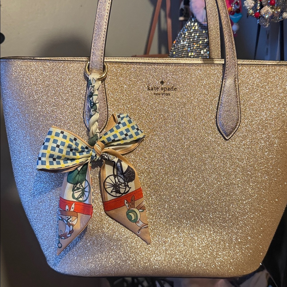 Kate Spade Gold Glitter Tote w/ organizer, bow charm and free Kate wallet!🤗🤩